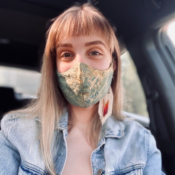 Meet your Posher, Kayla - Picture 2 of 3